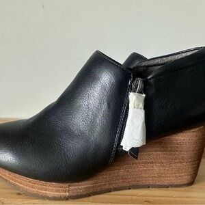 Black Leather Wedge Ankle Boots